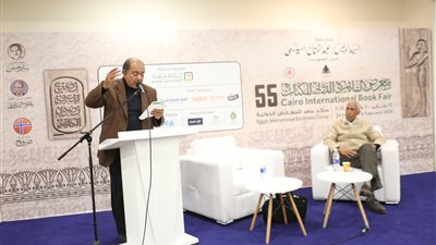 تألق ماجد يوسف في ديوان الشعر بـ معرض القاهرة الدولي للكتاب