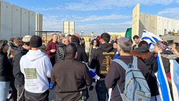 إغلاق المحتجين الإسرائيليين