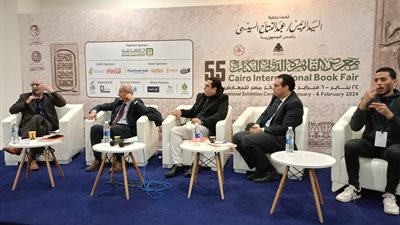 مناقشة كتاب النقد الثقافي.. نحو منهج التحليل الثقافي بمعرض الكتاب