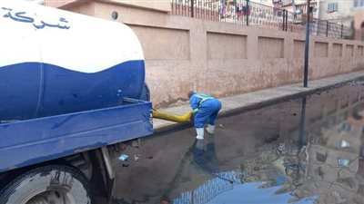 بعد ليلة ممطرة.. أحياء الإسكندرية تواصل نزح تجمعات المياه