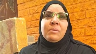 عذبوه ورشوا عليه مياه نار.. انهيار والدة نجار شاب قتل على يد 5 أشخاص بالمنوفية: كان ابني الوحيد | بث مباشر