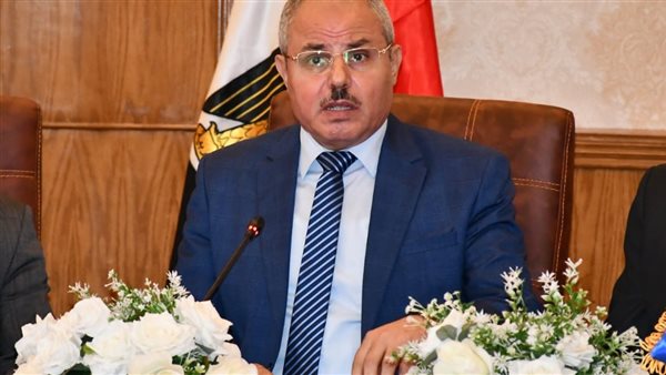 رئيس جامعة قناة السويس
