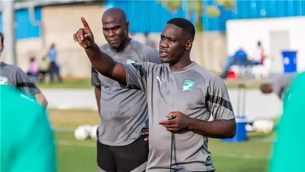 إيميرس فاي المدير