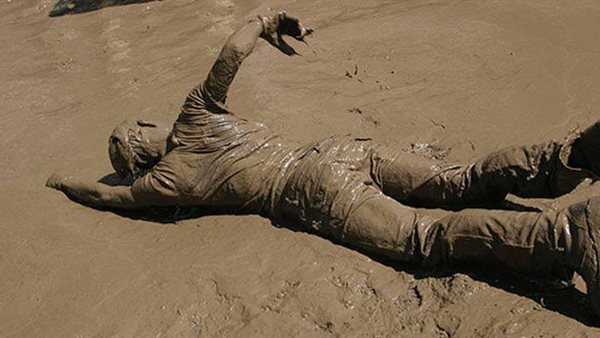 الطين في المنام سحر