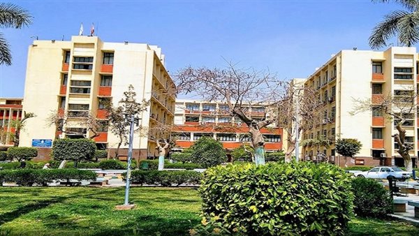 كلية الآداب جامعة