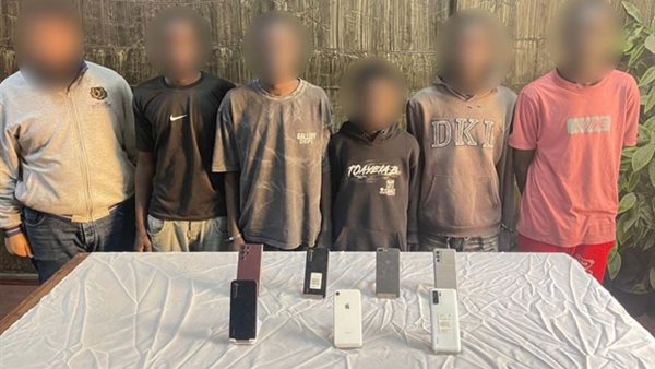 المتهمون بسرقة الهواتف