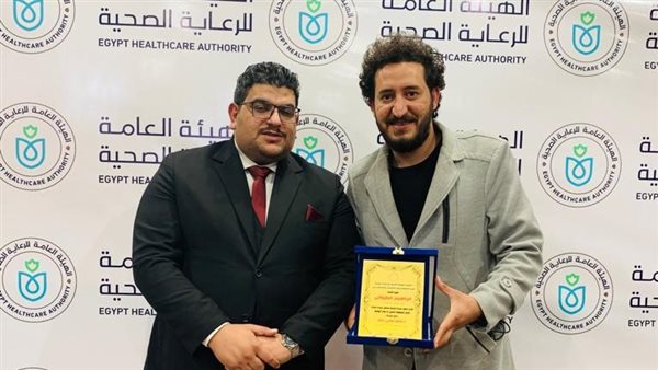 تكريم مراسل القاهرة