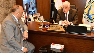 محافظ جنوب سيناء يستقبل رئيس الهيئة العامة للخدمات البيطرية استعدادا لسباق الهجن