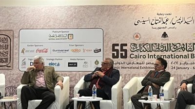 أكاديميون يناقشون أهمية اللغة العربية في كتاب على هامش ديوان ابن قزمان بمعرض الكتاب