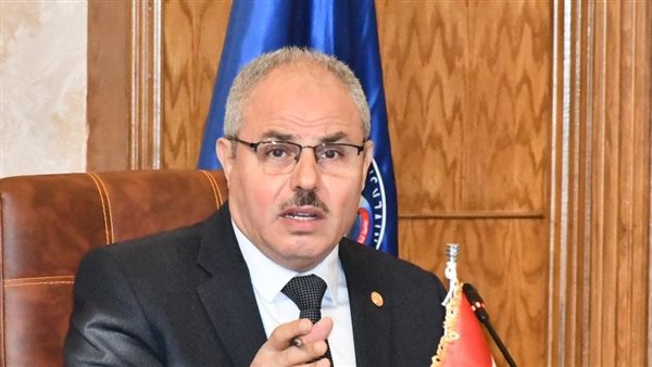 رئيس جامعة قناة السويس