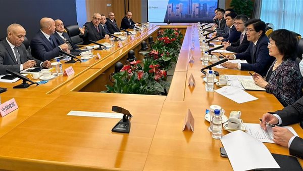 جانب من لقاء وزير