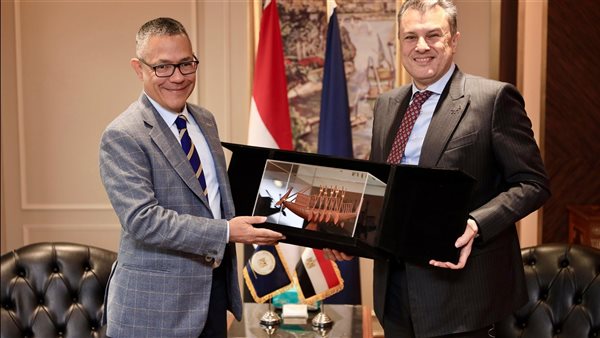  أحمد عيسى وزير السياحة