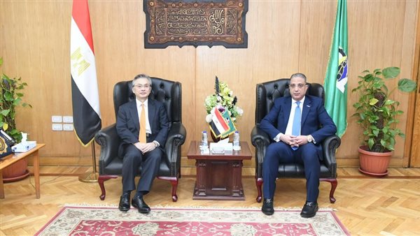 محافظ الفيوم يستقبل