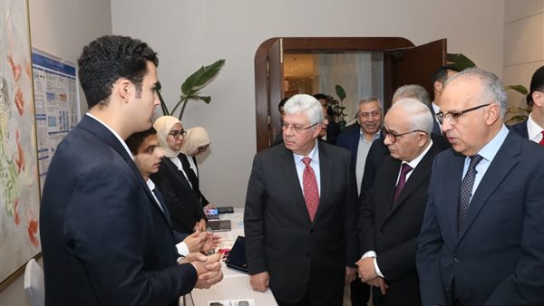 جولة الوزراء بمعرض