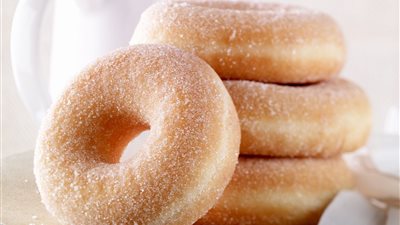 طريقة عمل دونتس.. مقادير عجينة الدونتس الهشة بأسرار نادية السيد 