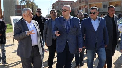 محافظ بني سويف يتفقد أعمال خطة الرصف والمحاور المرورية الجديدة لتسهيل حركة السير والمرور