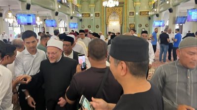  أقدم مساجد سنغافورة.. شوقي علام يؤمُّ المصلين في صلاة الجمعة بمسجد السلطان