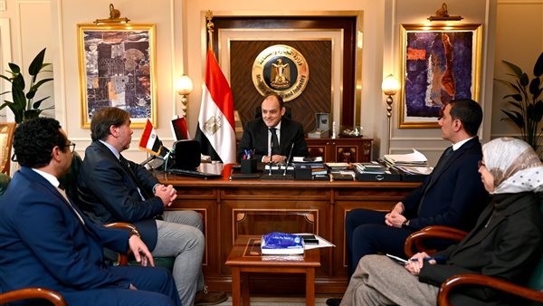 وزير الصناعة 