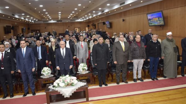 محافظ بورسعيد يستقبل