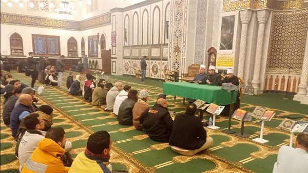 مساجد مصر تصدح بالصلاة