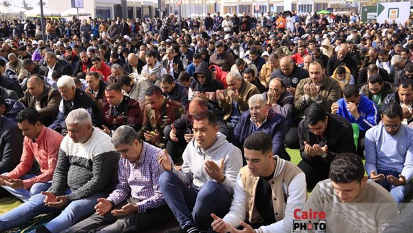 صلاة الجمعة في المعرض