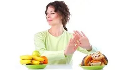 اتباع الأنظمة الغذائية لفقدان الوزن قد يعرض للخطر | دراسة