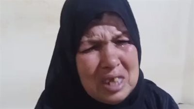 500 جنيه قيمة الحقنة اليومية.. بائعة خضار: الحقوا ابني هيموت ويحصل إخواته | بث مباشر 