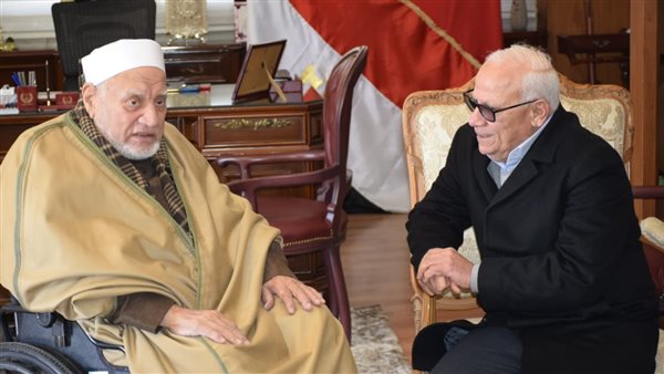 الدكتور أحمد عمر