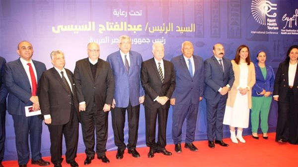 محافظ أسوان