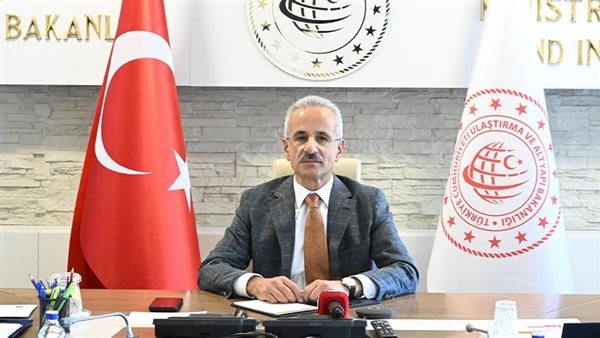  وزير النقل والبنية