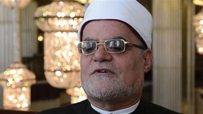 أعطيت شخصا صدقة وعلمت أنه لا يستحقها فهل آخذها منه؟ عضو بالأزهر للفتوى يجيب 