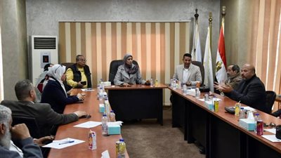 رئيس جهاز السويس الجديدة تعقد اجتماعا مع المستثمرين بالمنطقة الصناعية لدراسة مقترحات للتطوير