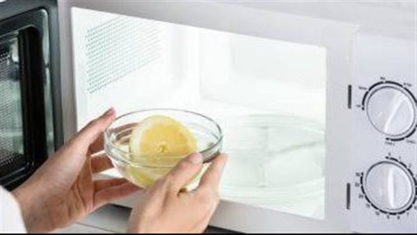 طريقة تنظيف الميكروويف