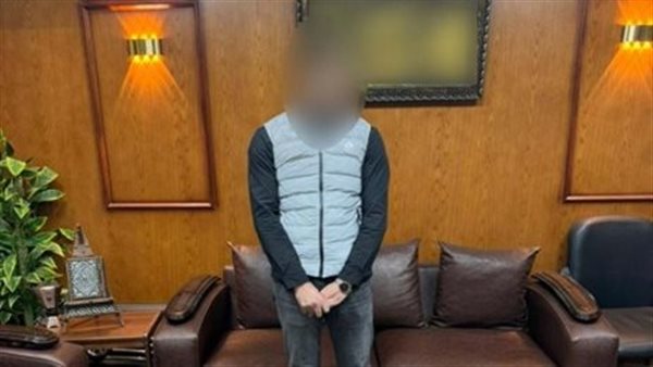 أحد المتهمبن والمضبوطات