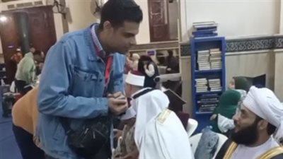 شاب قبطي يتطوع في تنظيم مسابقة القرآن ببورسعيد: دي السنة التالتة ليا | بث مباشر