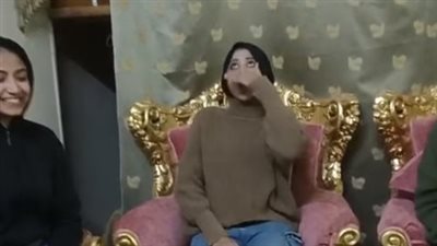 زغردت لنفسها.. يُمنى تحتفل بتفوقها في الشهادة الإعدادية بالمنيا: أمي سر نجاحي | بث مباشر 