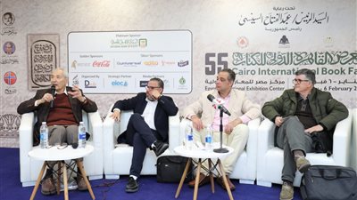 الصالون الثقافي يحتفي بمئوية الفنان التشكيلي حامد ندا بمعرض الكتاب