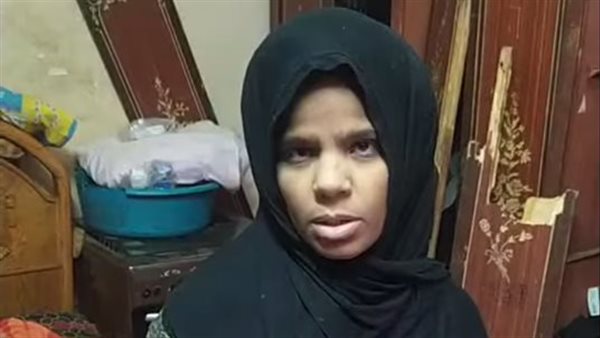 والدة الطفلة 