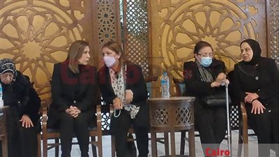 وزيرة الثقافة تقدم واجب العزاء في الكاتب المسرحي علاء عبد العزيز | صور