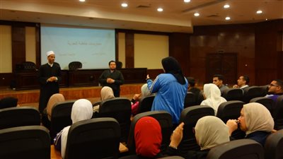 علماء مركز الأزهر للفتوى يحاورون 100 شاب من 10 جامعات في قضايا مجتمعية معاصرة