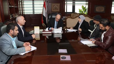 صرف مساعدة لأحد أهالي بني سويف.. والمحافظ يوجه ببحث إجراءات دعم ظروفه المعيشية 