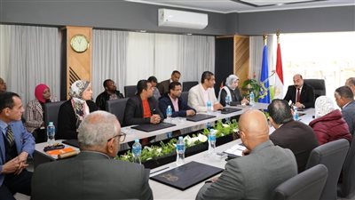 محافظ أسوان يشدد على ضبط الأسعار بالأسواق استعدادا لرمضان 