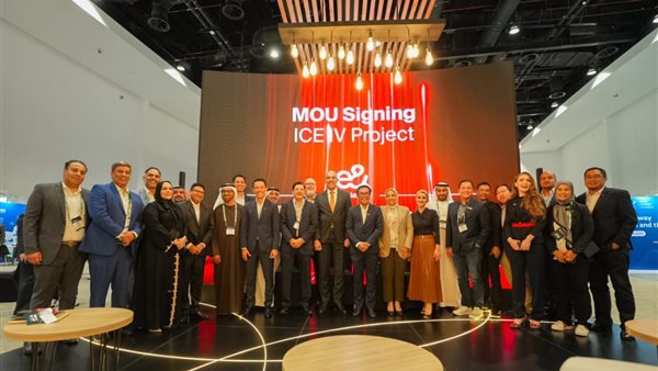 على هامش التوقيعات