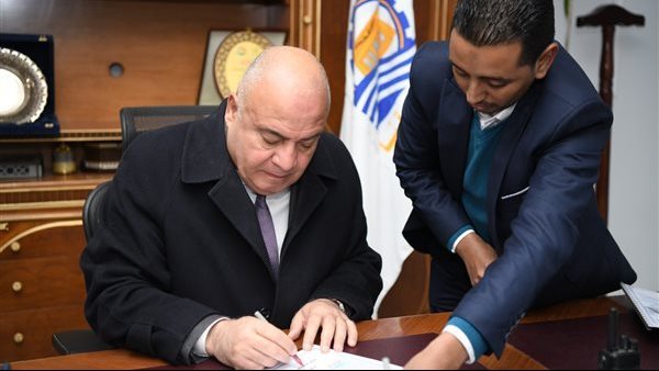 محافظ قنا- أرشيفية