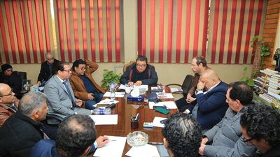 خالد جلال يناقش خطة البيت الفني للمسرح في 2024