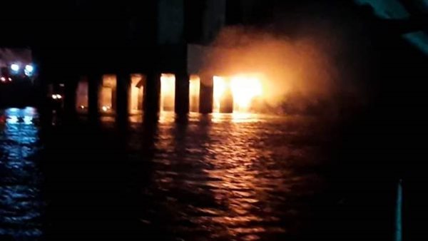 حريق شدة خشبية بمحور