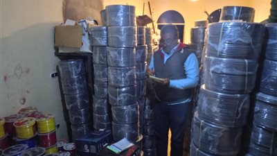 ضبط مخزن يقلد العلامات التجارية للأسلاك الكهربائية بشرم الشيخ