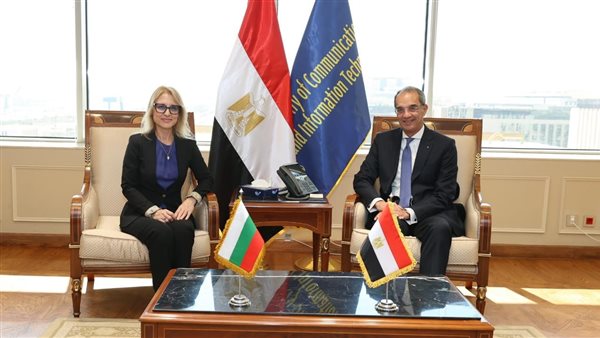 وزير الاتصالات المصري