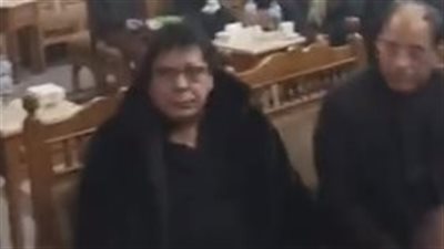 محمد منير يقدم واجب العزاء في الشاعر مجدي نجيب صاحب أغنية شبابيك | بث مباشر