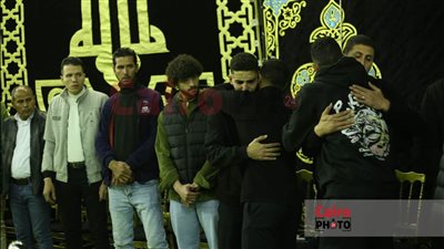 إمام عاشور وسيد عبد الحفيظ يقدمان واجب العزاء في والد كوكا | بث مباشر